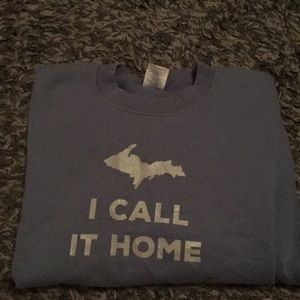 I Call it Home UP crew neck sweater size L